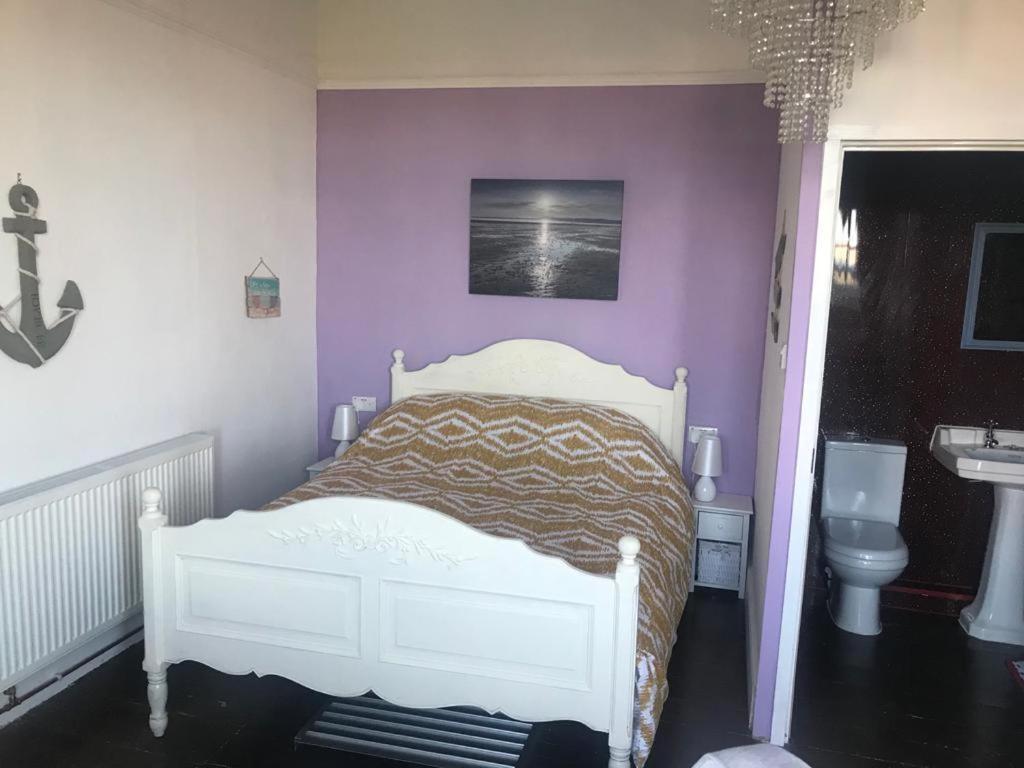 Henrys On The Prom Bed and Breakfast Great Yarmouth Rum bild